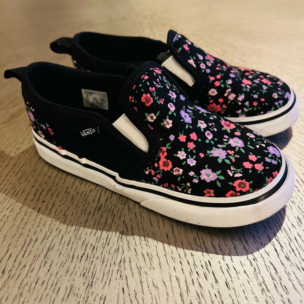 VANS Toddler Size 9 Black Floral Strech and Velcro Girl Shoe